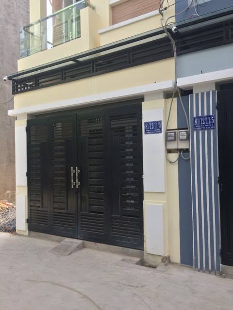 Bán nhà phố hiện đại, gần Quốc Lộ 13 với Phạm Văn Đồng, DT 4.5x12.5m