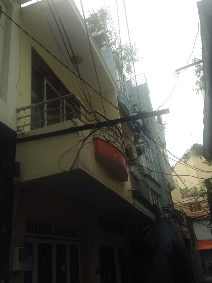 Bán nhà nhỏ 1 lầu Phùng Văn Cung, 3.1x6.5m, NH 3.25m, giá 2 tỷ