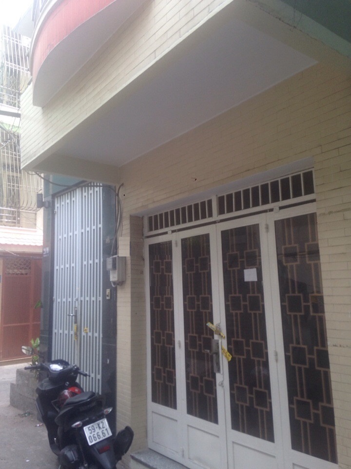 Bán nhà nhỏ 1 lầu Phùng Văn Cung, 3.1x6.5m, NH 3.25m, giá 2 tỷ