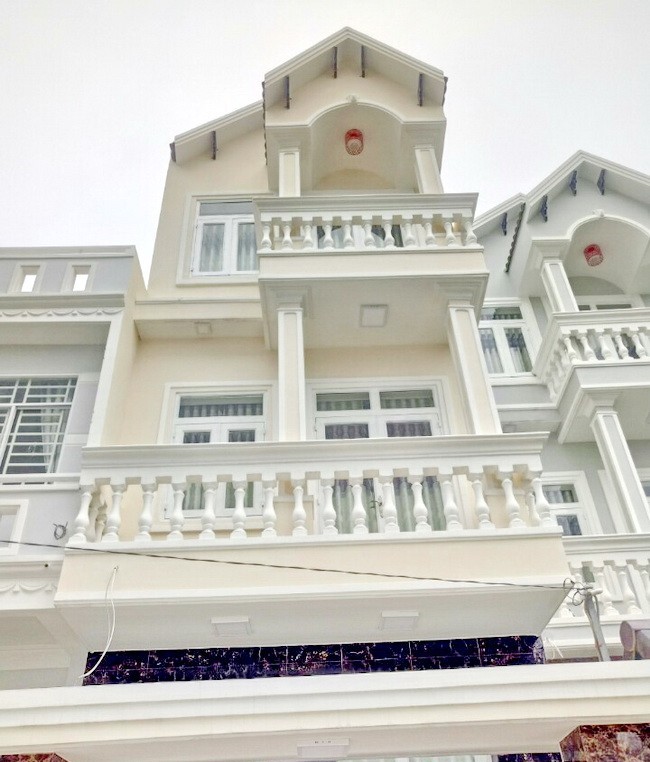 Bán nhà 2 lầu, hẻm 1135 Huỳnh Tấn Phát, P. Phú Thuận, Q7 – 0978633963