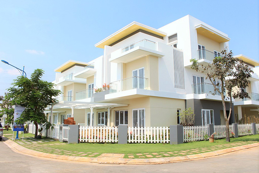 Bán nhà mặt phố tại đường Vành Đai Trong, Phường Phú Hữu, Quận 9, Tp. HCM, dt 85m2, giá 3.3 tỷ