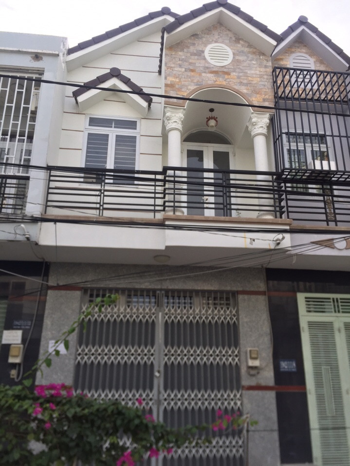 Bán nhà phố đẹp, Huỳnh Tấn Phát, Nhà Bè, DT 4x13m, 1 trệt 1 lầu, ST gồm 3 phòng ngủ. Giá 1,95 tỷ