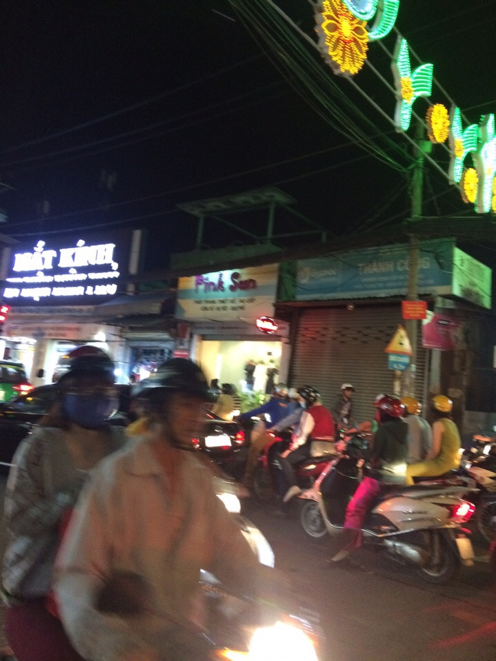 bán nhà mặt tiền đường Lê Văn Việt,Tăng Nhơn Phú B quận 9 5 tỷ/87m2