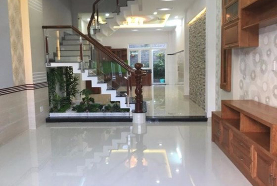Bán nhà Bình Thành giao Nguyễn Thị Tú, 4x14m, 2 lầu+sân thượng mới đẹp, 2,4 tỷ