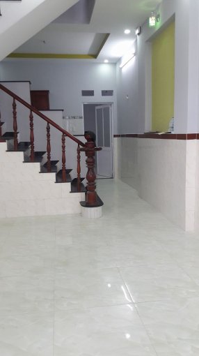 Nhà mới 1 trệt, 1 lầu, 4 phòng ngủ ở UBNN Vĩnh Lộc B, Bình Chánh. LH: 0909 935 354