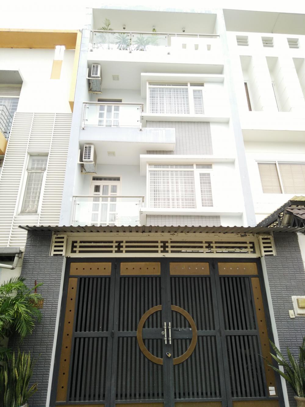 Bán nhà đường Phạm Văn Đồng, thiết kế hiện đại, rộng rãi, thoáng mát, 1 trệt 3 lầu có gara ô tô