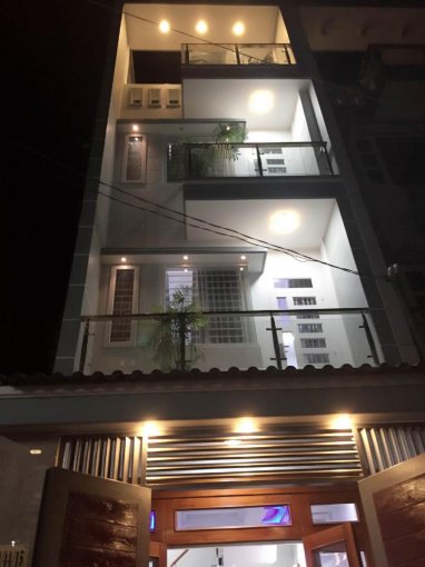 Chia gia đình cần bán gấp nhà đường Nguyễn Thị Minh Khai, quận 3, DT 6m x 18m
