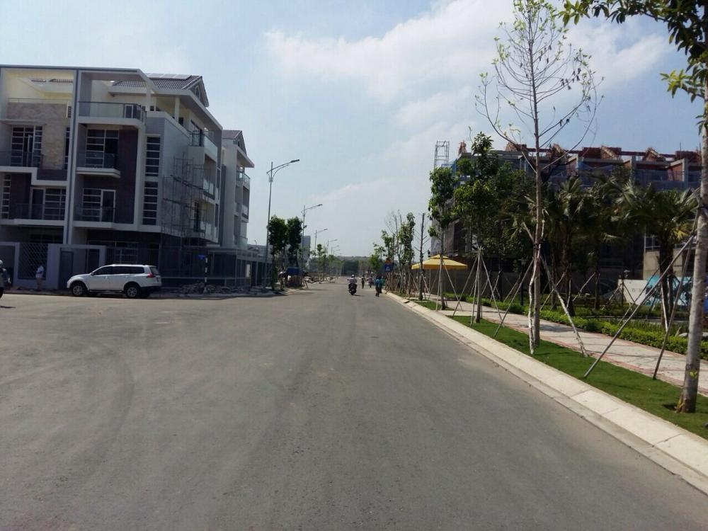 Bán nhà cạnh khu chế xuất Tân Thuận sát quận 4, chỉ 5.8 tỷ/căn, thanh toán 35% nhận nhà