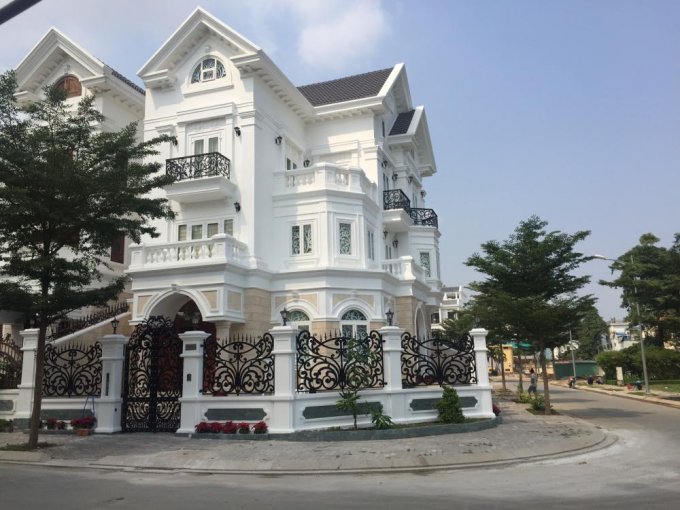 Bán nhà mặt tiền, đường Chiến Lược quận Bình Tân 6,5 x 33m có 8 phòng trọ khu KDBB sầm uất