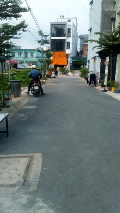 Nhà bán 1 trệt 1 lầu, đường Nguyễn Văn Tạo, xã Long Thới, 4 x 12 m, rất đẹp