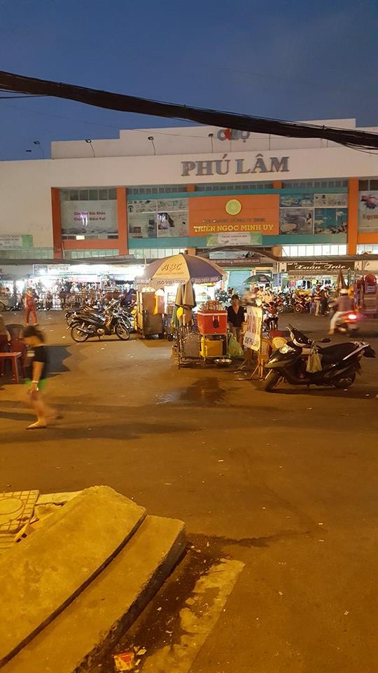 Nhà sát siêu thị, chợ Phú Lâm giá rẻ