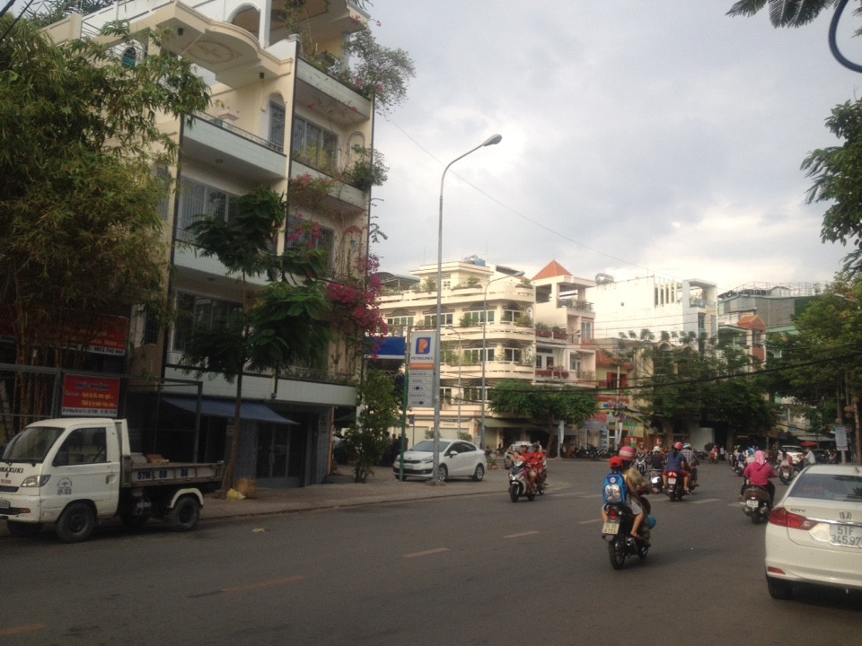 Bán nhà đường Cao Thắng, góc 2 mặt tiền, giá 30 tỷ