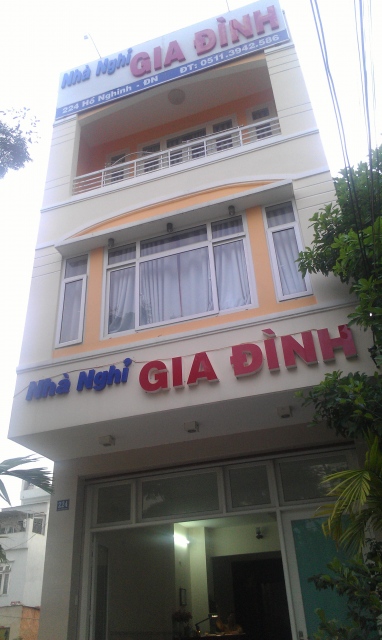 Nhà nghỉ năm trên đường Phan Văn Hớn, gần chợ