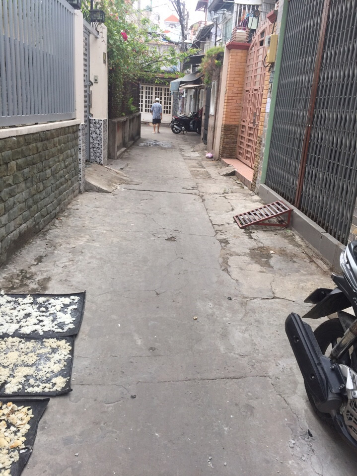 Bán nhà hẻm 1351 đường Phan Văn Trị, phường 10, quận Gò Vấp, DT 4.3 x 17m