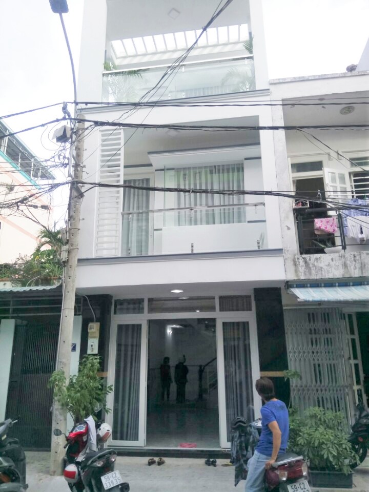 Bán nhà đường số 9 Lý Phục Man, phường Bình Thuận, quận 7. Nhà mới xây kiên cố vào ở ngay