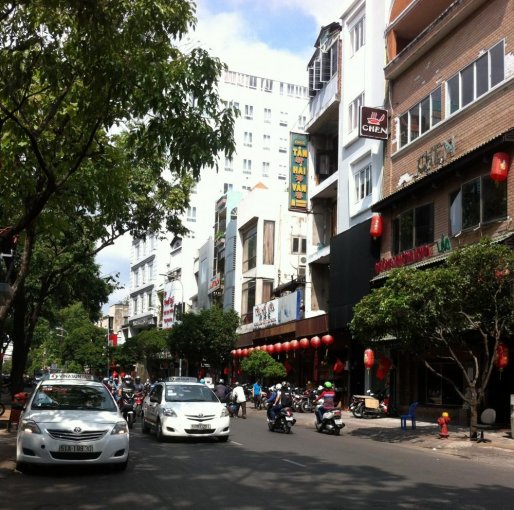 Xuất cảnh bán nhà mặt tiền Cao Thắng, Phường 3, Quận 3. DT: 4x18m 3 lầu