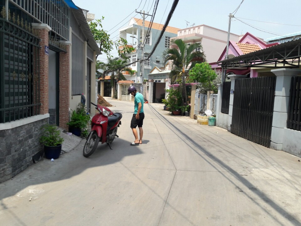 Cần bán nhà MT đường 13, giáp Lê Văn Thịnh, Bình Trưng Tây. Giá 1 tỷ 750 tr