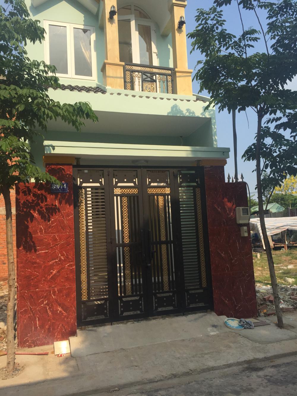 Cần bán 2 căn nhà đường Làng Tăng Phú, nằm trong khu nhà ở Việt Nhân. Quận 9
