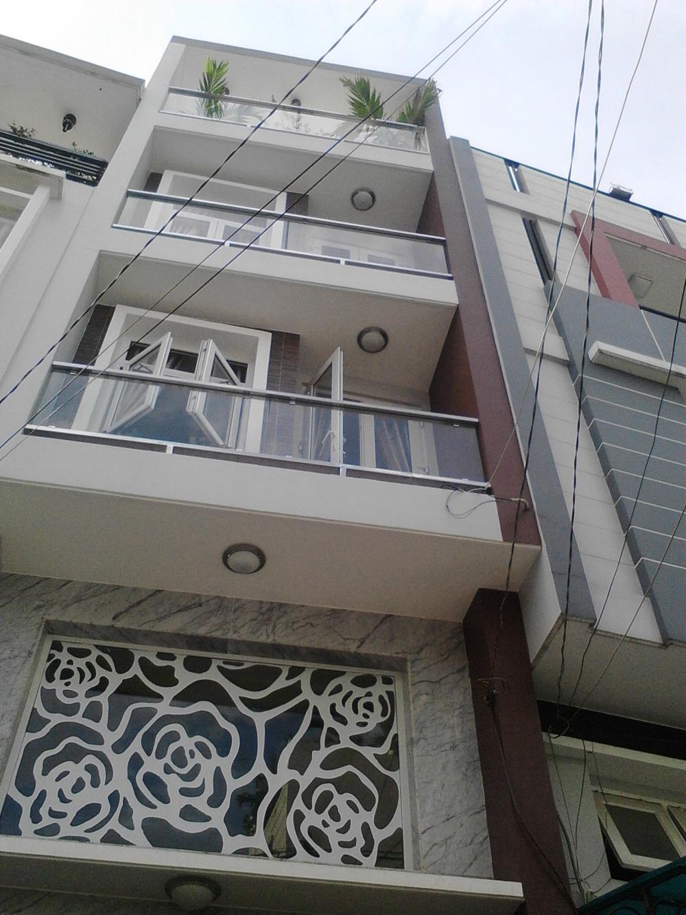Bán nhà hẻm 286 Trần Hưng Đạo, Q1, DT: 9x24.5m, 2 lầu, giá: 22.5 tỷ