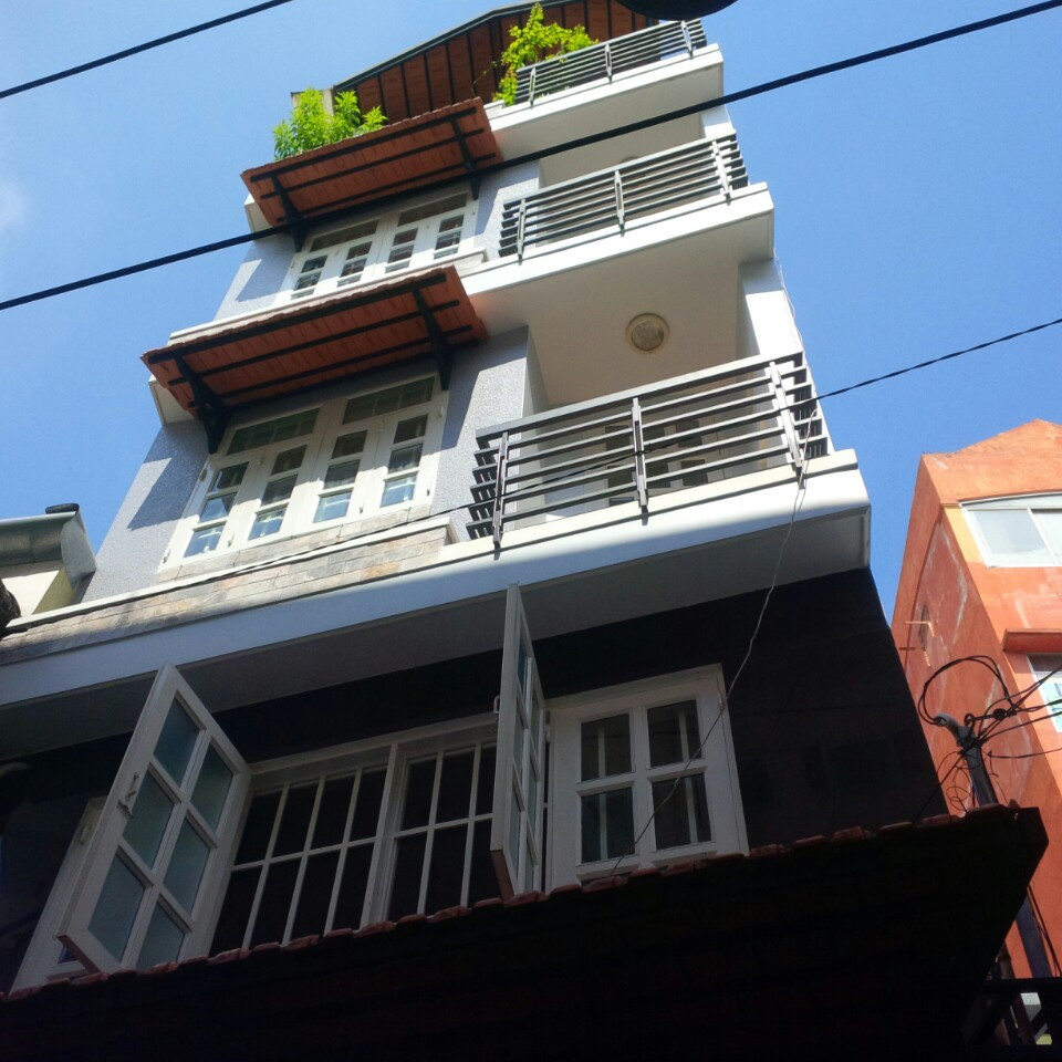Bán nhà hẻm đường Hòa Hảo, phường 4 quận 10, nhà mới 1 trệt, 2 lầu, giá chỉ 3,8 tỷ