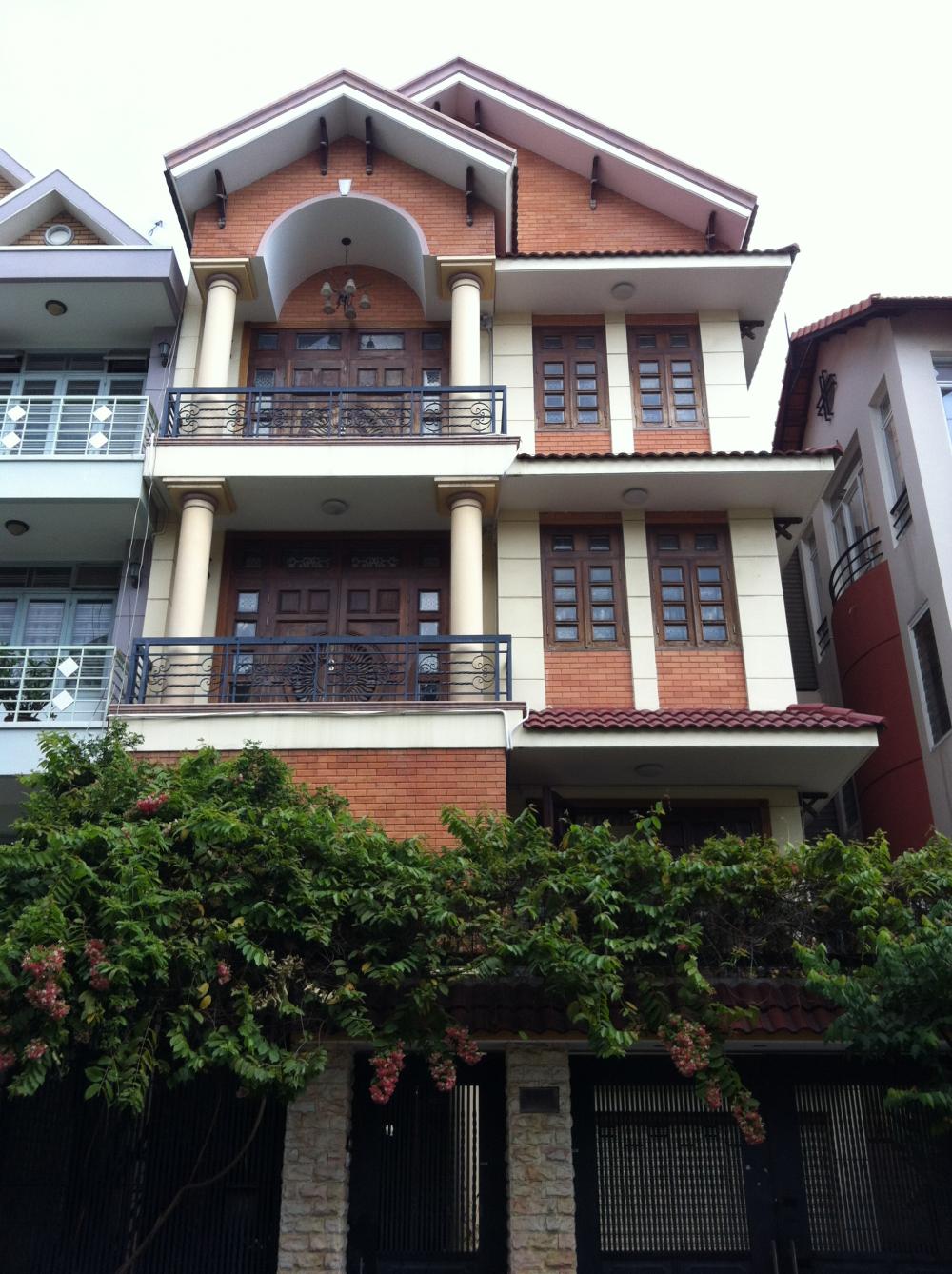 Biệt thự gần trục đường Nguyễn Văn Trỗi, phường 10, Phú Nhuận. 8x21m, giá hot