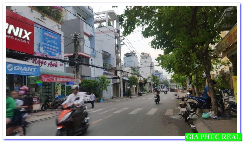 Nhà MTKD sầm uất đường Nguyễn Xuân Khoát, 4,2x16m, giá 6.8 tỷ, TL