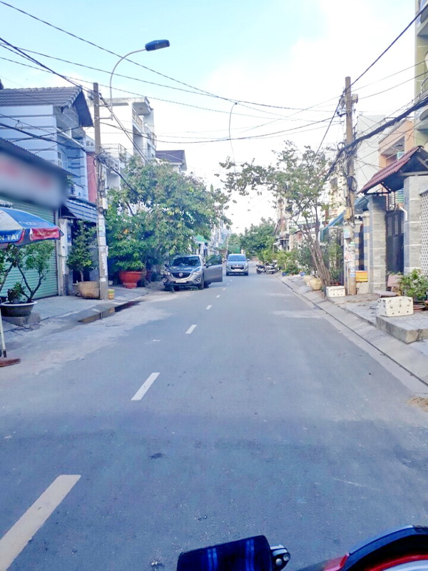 Bán gấp nhà mặt tiền đường số 49, phường Bình Thuận, quận 7