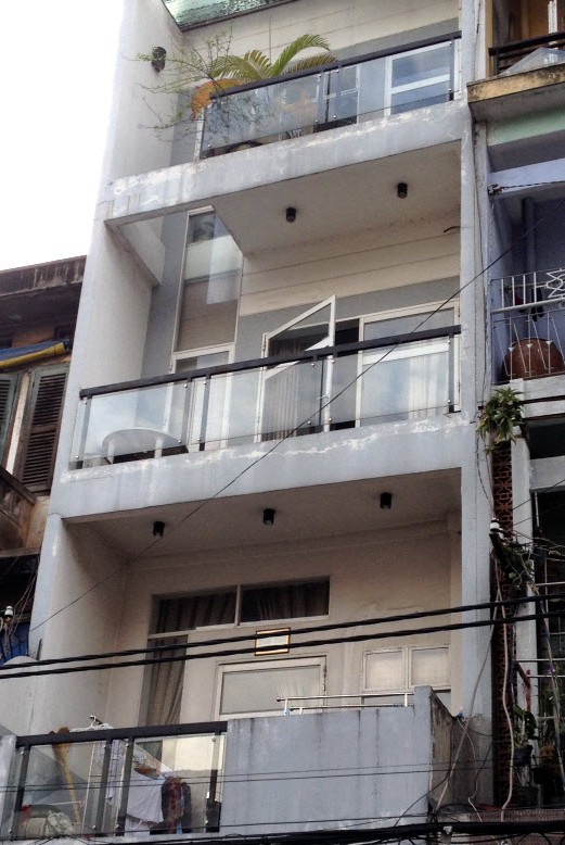 Bán nhà mặt tiền đường khu Lê Văn Huân, P13, giá 13 tỷ 