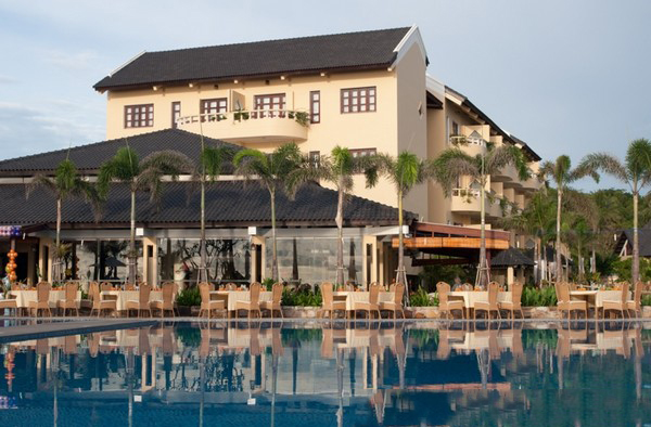 Bán khách sạn 2 mặt tiền Nguyễn Trãi, Q. 1, DT 5.2x20m