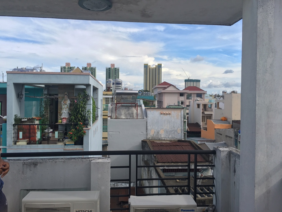 Chuyển công tác bán gấp nhà 4 tầng hẻm lớn đường 3/2 khu dân cư đông đúc bậc nhất Sài Gòn