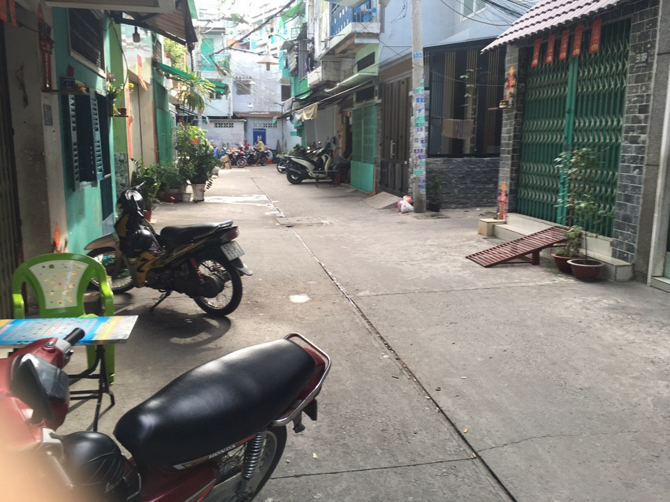 Chuyển công tác bán gấp nhà 4 tầng hẻm lớn đường 3/2 khu dân cư đông đúc bậc nhất Sài Gòn