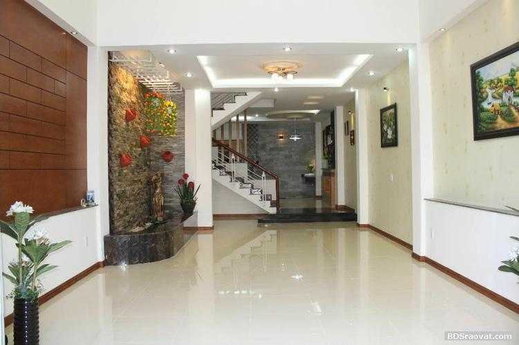 Cần bán gấp khách sạn đường Nguyễn Trãi, Quận 1, DT: 5x21.4m, nở hậu 7m