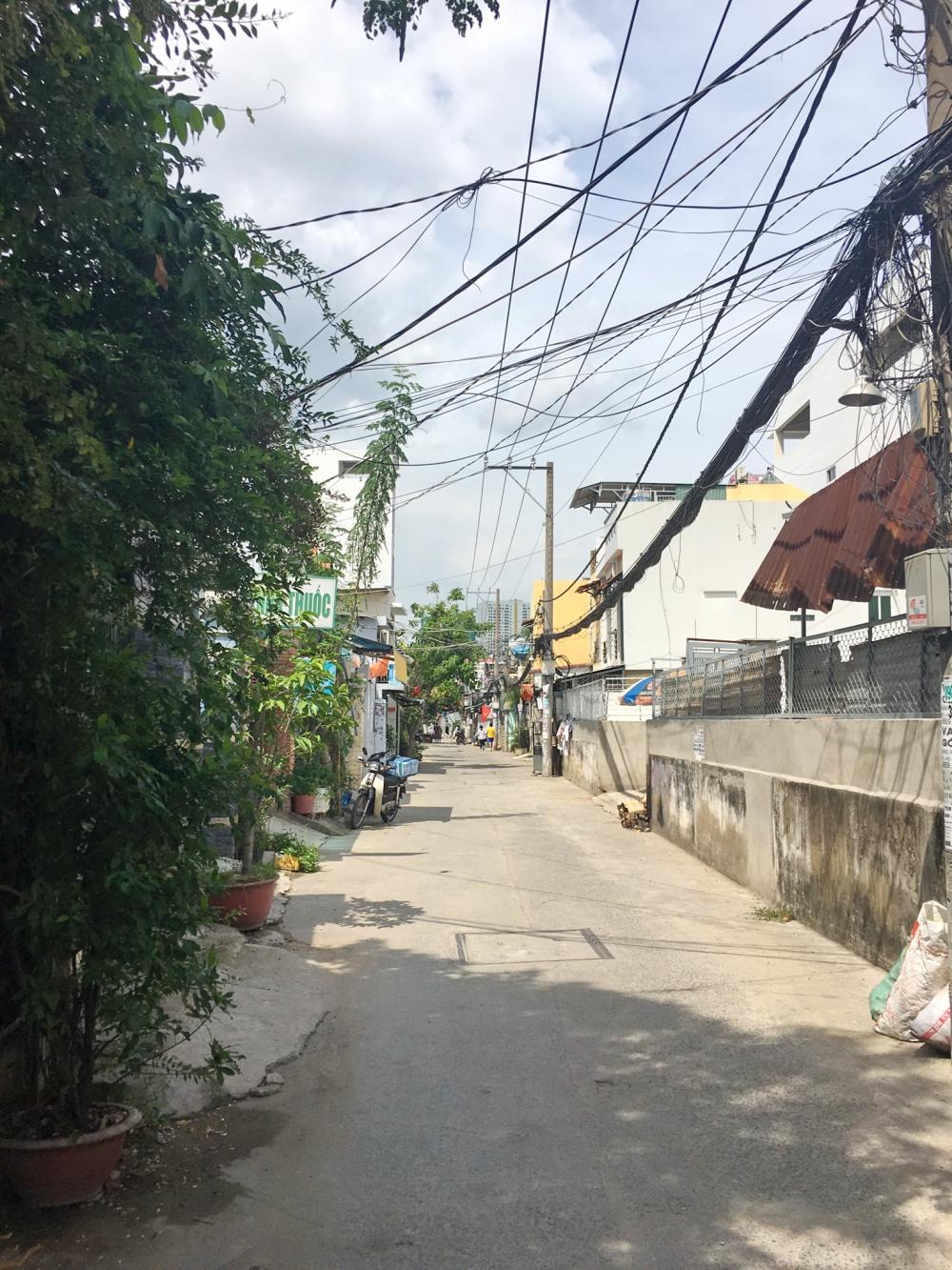 Bán gấp nhà hẻm xe hơi 749 Huỳnh Tấn Phát, phường Phú Thuận, quận 7