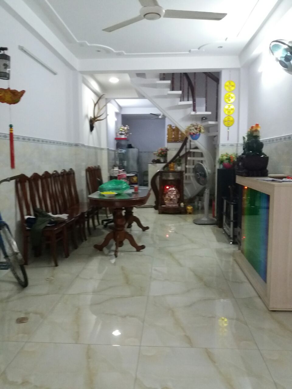 Bán nhà HXH 6m Nguyễn Cửu Vân, P. 17, Bình Thạnh giáp Quận 1. DT: 4m x 13m, giá: 5,3 tỷ