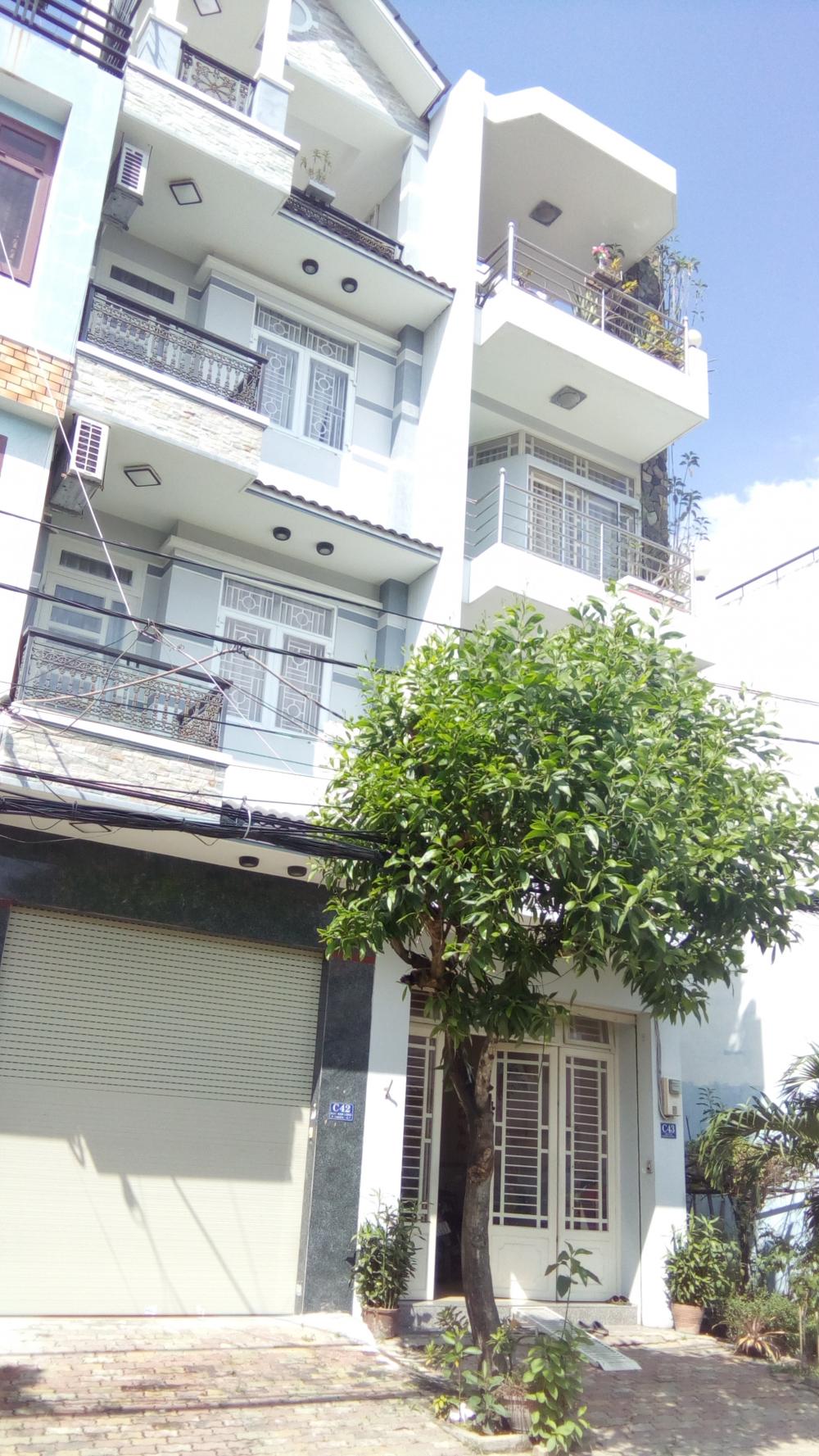 Bán nhà đẹp, trệt, 2.5 lầu đường 40 KDC Tân Quy Đông, Phường Tân Phong, Quận 7