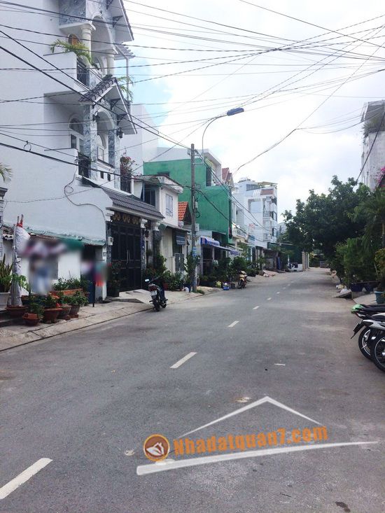 Bán gấp nhà phố 2 lầu hiện đại mặt tiền đường Số 49, P. Bình Thuận, Q. 7
