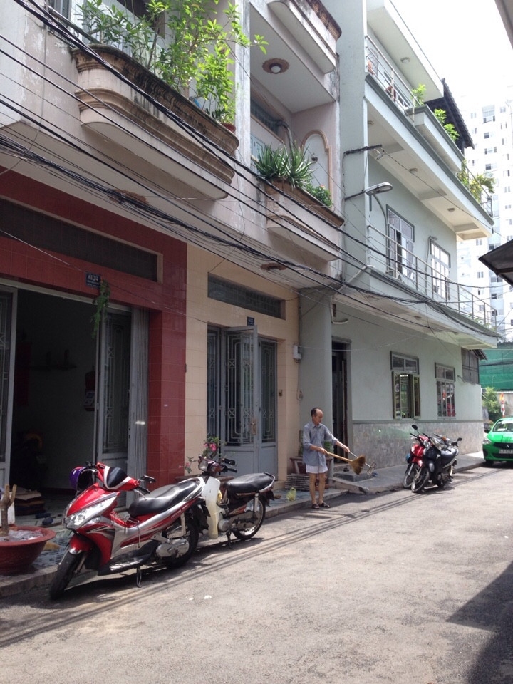 Bán nhà Góc 2 mặt tiền kinh doanh đường Ỷ Lan, 8mx8m,  giá: 6.1 tỷ, P. Hiệp Tân ,  Quận Tân Phú 