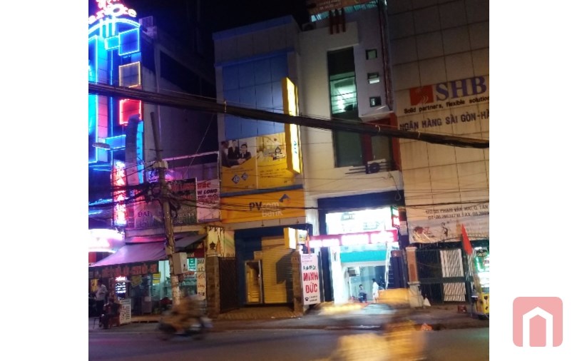 Vỡ nợ bán nhà mặt tiền Võ Văn Tần, Phường 6, Quận 3, giá: 34 tỷ  