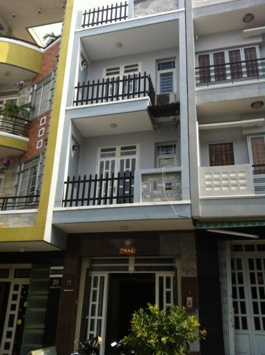 Nhà mới DT: 4x9m, đúc 1 trệt 2 lầu ST, đường Trương Phước Phan