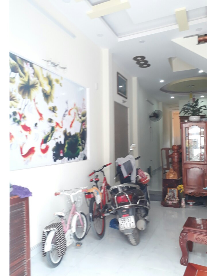 Bán nhà 1 trệt 2 lầu đường 102, Tăng Nhơn Phú A, quận 9