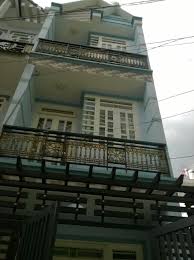 Gia đình cần bán gấp nhà hẻm 7m Trần Quang Diệu, Q3, DT 168m2, giá 100tr/m2
