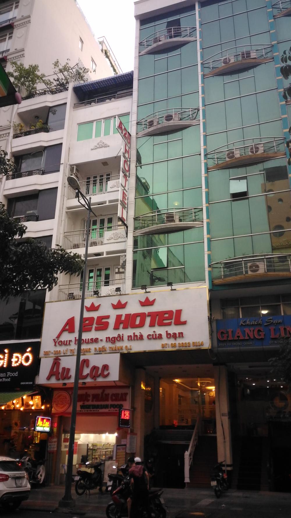 Nhà 5 lầu MT Nguyễn Thị Minh Khai, P6, Q3, DT 4.1x25m, đang cho thuê 100tr/th