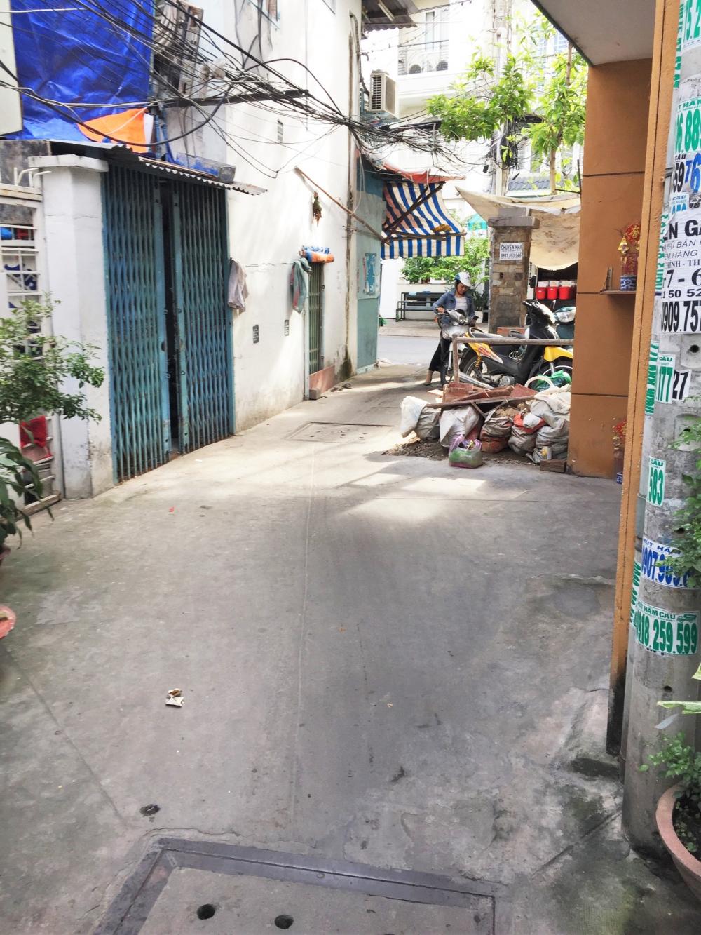 Bán nhà hẻm đường số 42 phường Tân Quy, Quận 7, 2.1 tỷ
