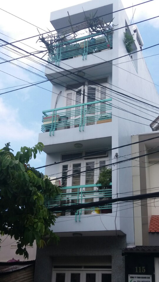 Bán nhà MT Nguyễn Ngọc Nhựt, 3x12m, 3 lầu, nhà đẹp, 4.2 tỷ/H Đông