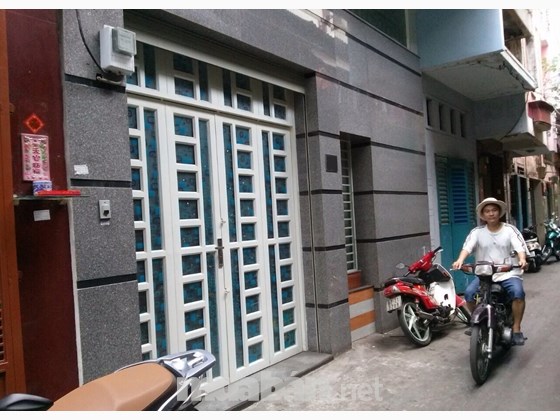 Cần bán nhà 2 mặt tiền hẻm gần Nguyễn Văn Trỗi, phường 12, quận Phú Nhuận
