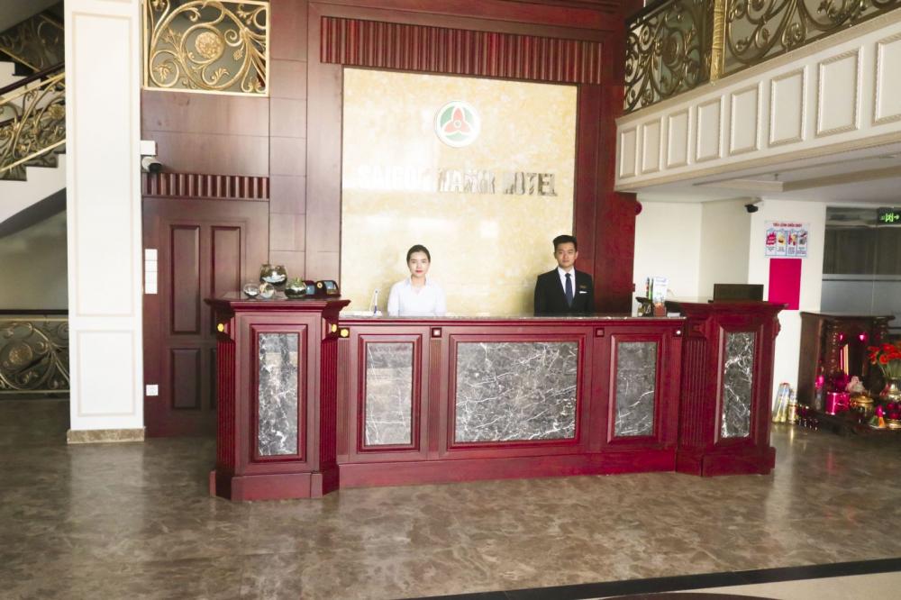 Bán khách sạn 4 sao đường Nguyễn Văn Trỗi. Ngang 23m, 9 tầng. Thu nhập 800 triệu/th, giá 125 tỷ