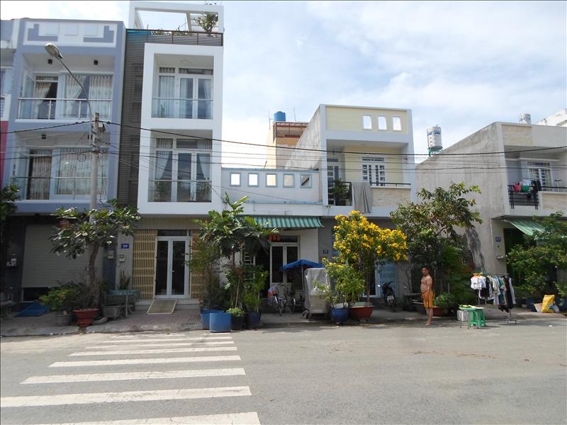 Bán nhà mặt tiền kinh doanh sầm uất đường Hương Lộ 2, Q. Bình Tân, 5.5x40m 1 lầu vị trí đẹp