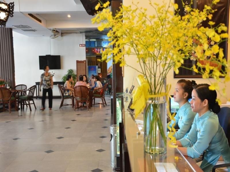 Bán khách sạn siêu đẹp đường Lý Thường Kiệt -3 tháng 2 quận 10 -20x 17-hầm, 9L-50T- HDT 12.000usd/T -0914436086