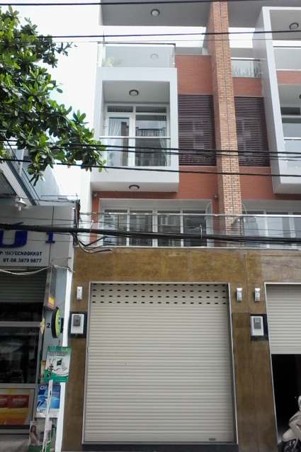 Bán nhà mặt tiền Ca Văn Thỉnh, phường 11, Tân Bình, DT 4.2x30m, 3 lầu rất đẹp