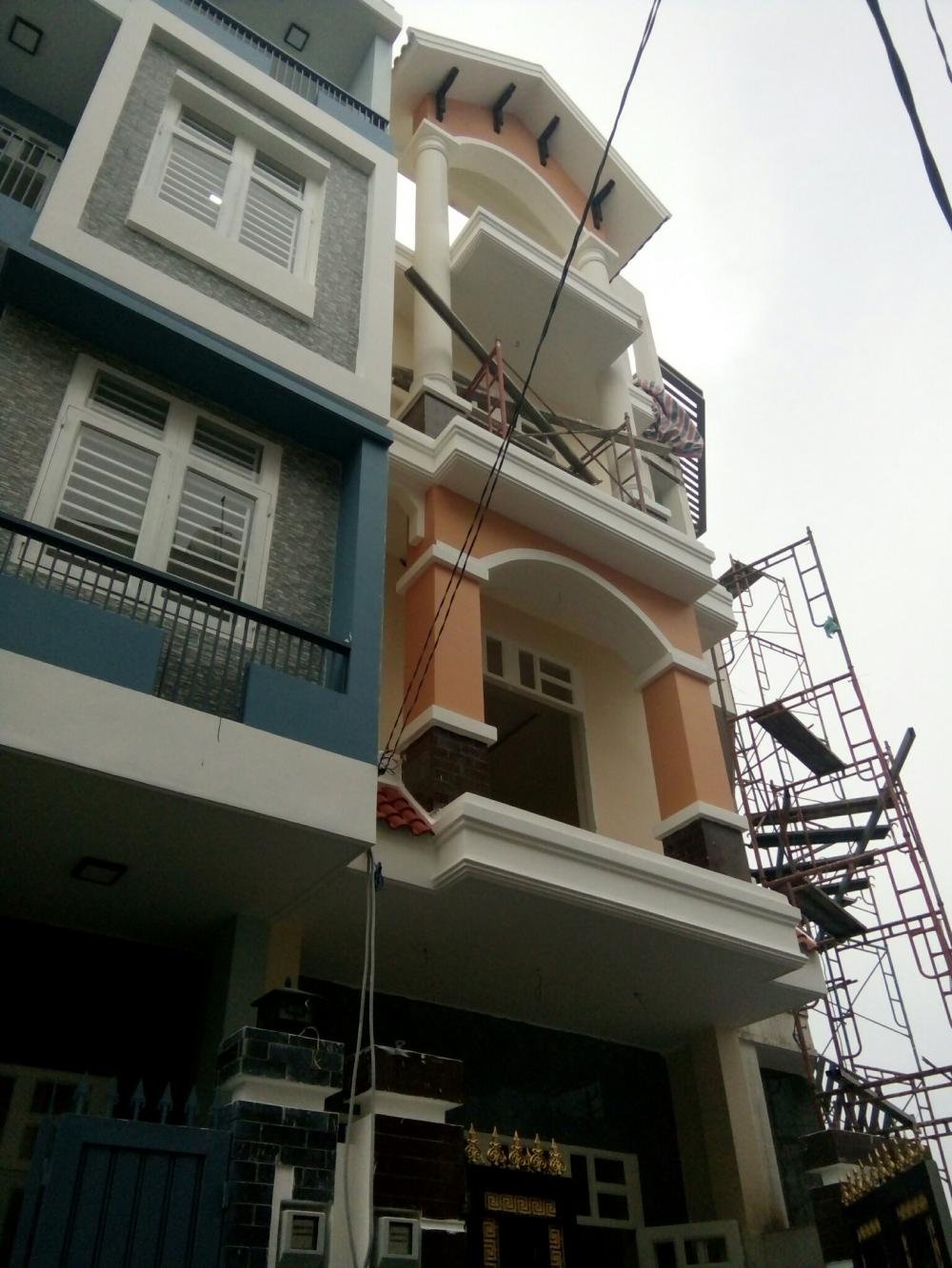 Bán nhà 1 trệt, 2 lầu 56m2, xây kiểu lệch tầng, gần ngã tư Bình Phước, 4 tỷ có hỗ trợ vay 70% giá trị nhà